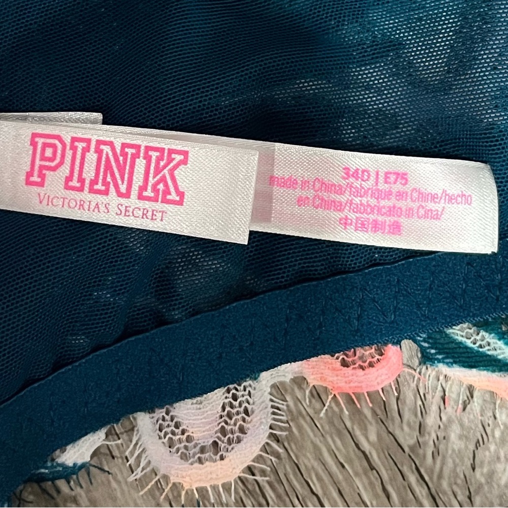 NWOT VS PINK set - Picture 7 of 12
